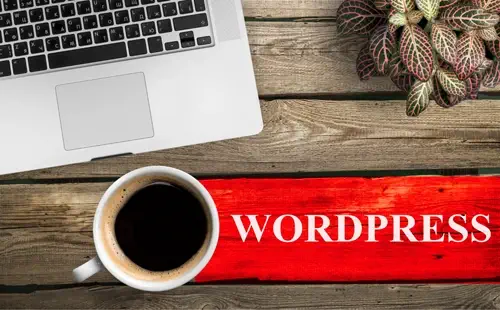 Une table où il est écrit Wordpress en rouge